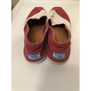 Toms